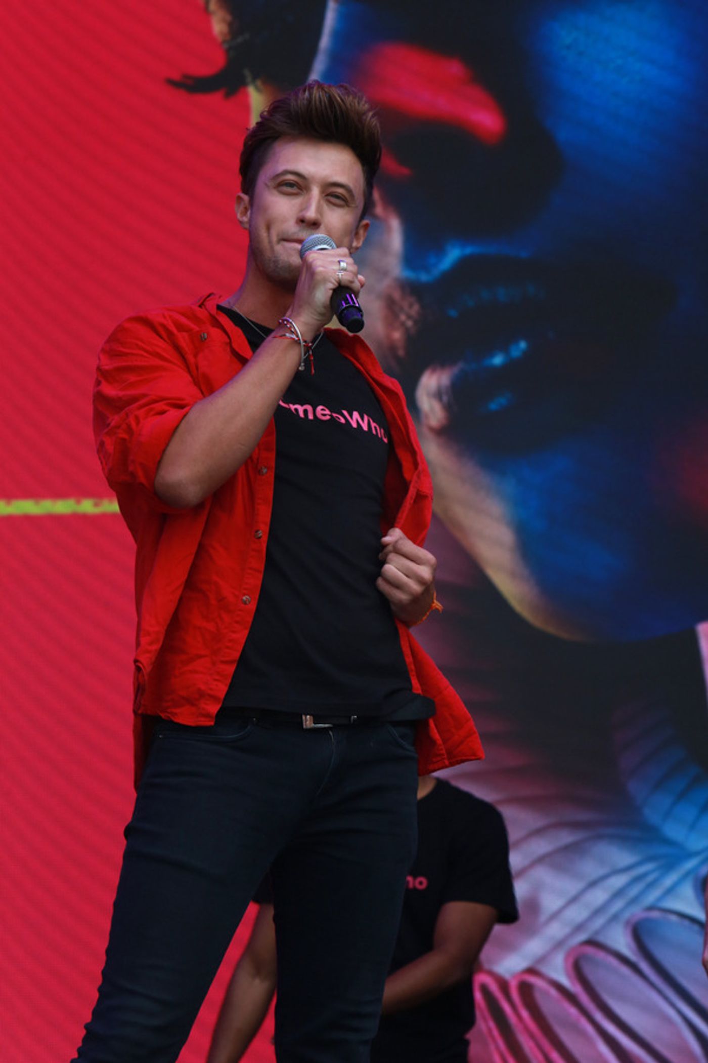 Photo Flash: COME FROM AWAY, TINA, JAMIE, and More Perform at West End Live  Image