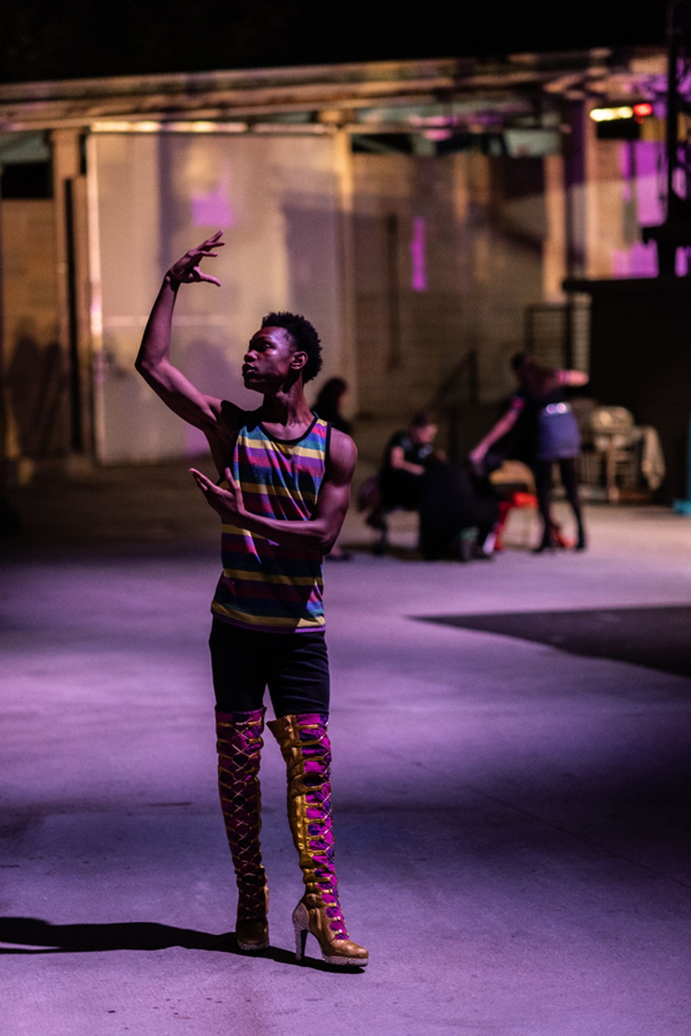 BWW Exclusive: Go Behind The Scenes of KINKY BOOTS at The Muny - Part One!  Image