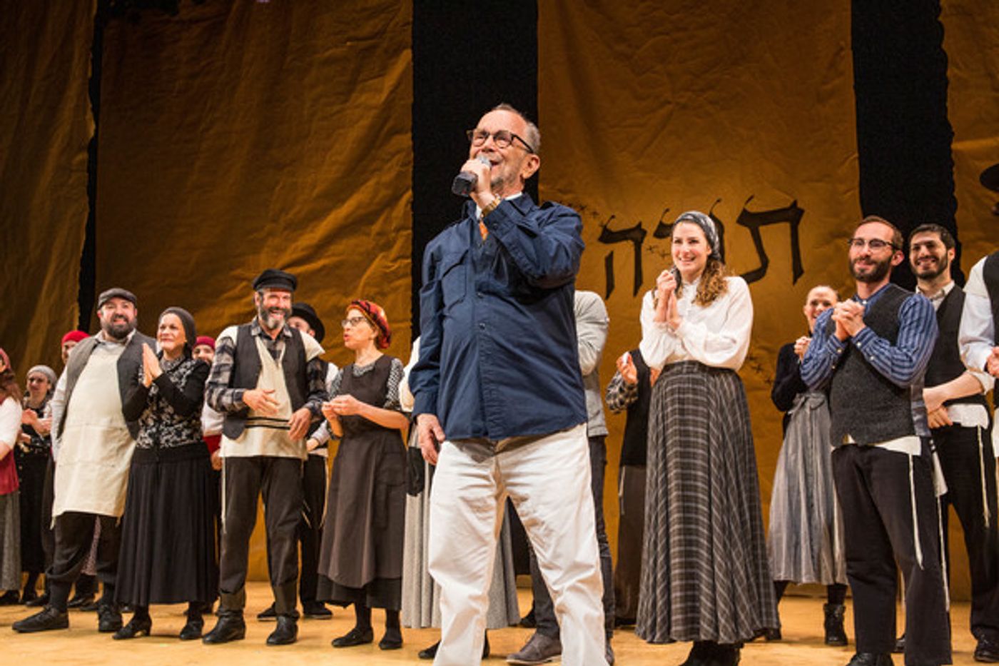 Photo Flash: Mikhail Baryshnikov Visits FIDDLER ON THE ROOF in Yiddish  Image