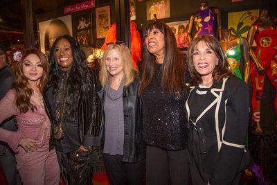  Comedienne Judy Tenuta, Bonnie Pointer, Roslyn Kind, Anita Pointer and Y&R actress K Photo