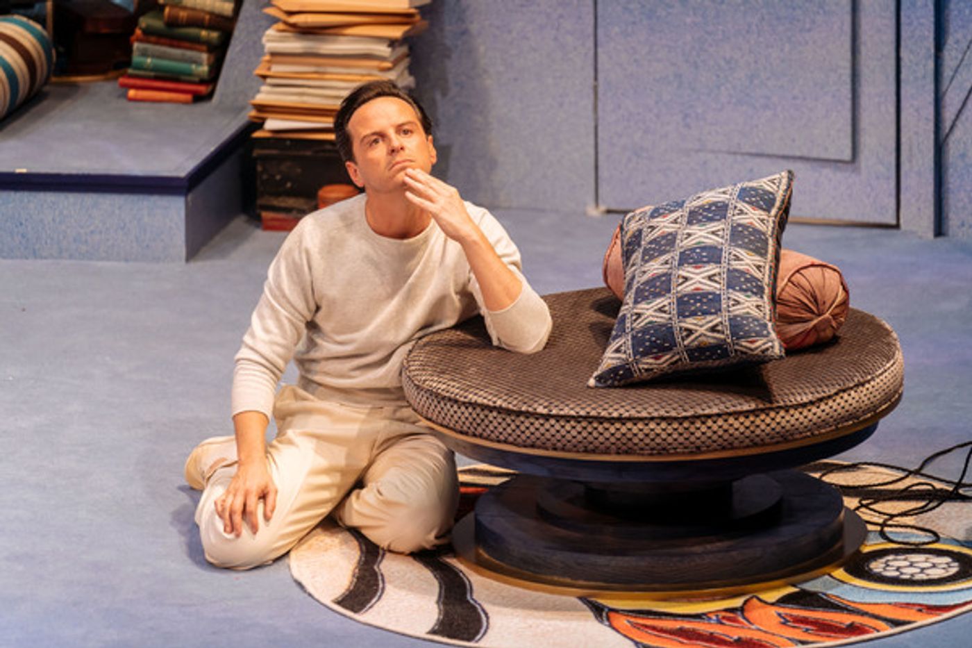 Photo Flash: First Look at Andrew Scott and More in PRESENT LAUGHTER at The Old Vic  Image