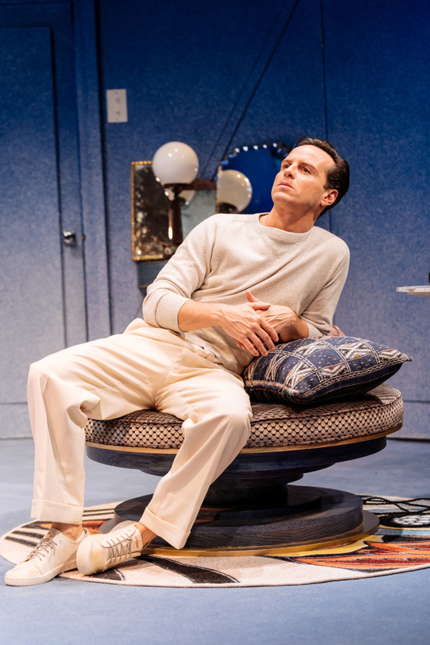 Photo Flash: First Look at Andrew Scott and More in PRESENT LAUGHTER at The Old Vic  Image