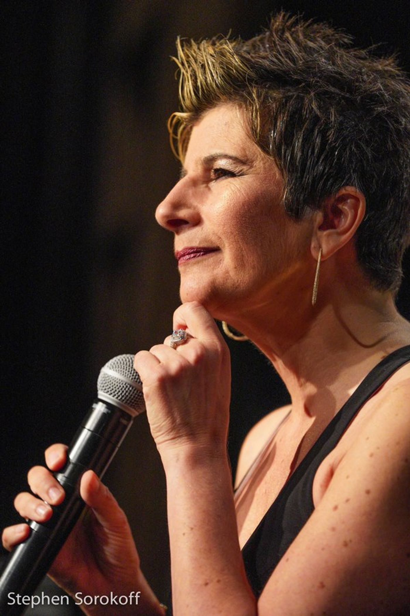 Photo Coverage: Marieann Meringolo Performs at the Friars Club & Joins The Legends On The Walls  Image