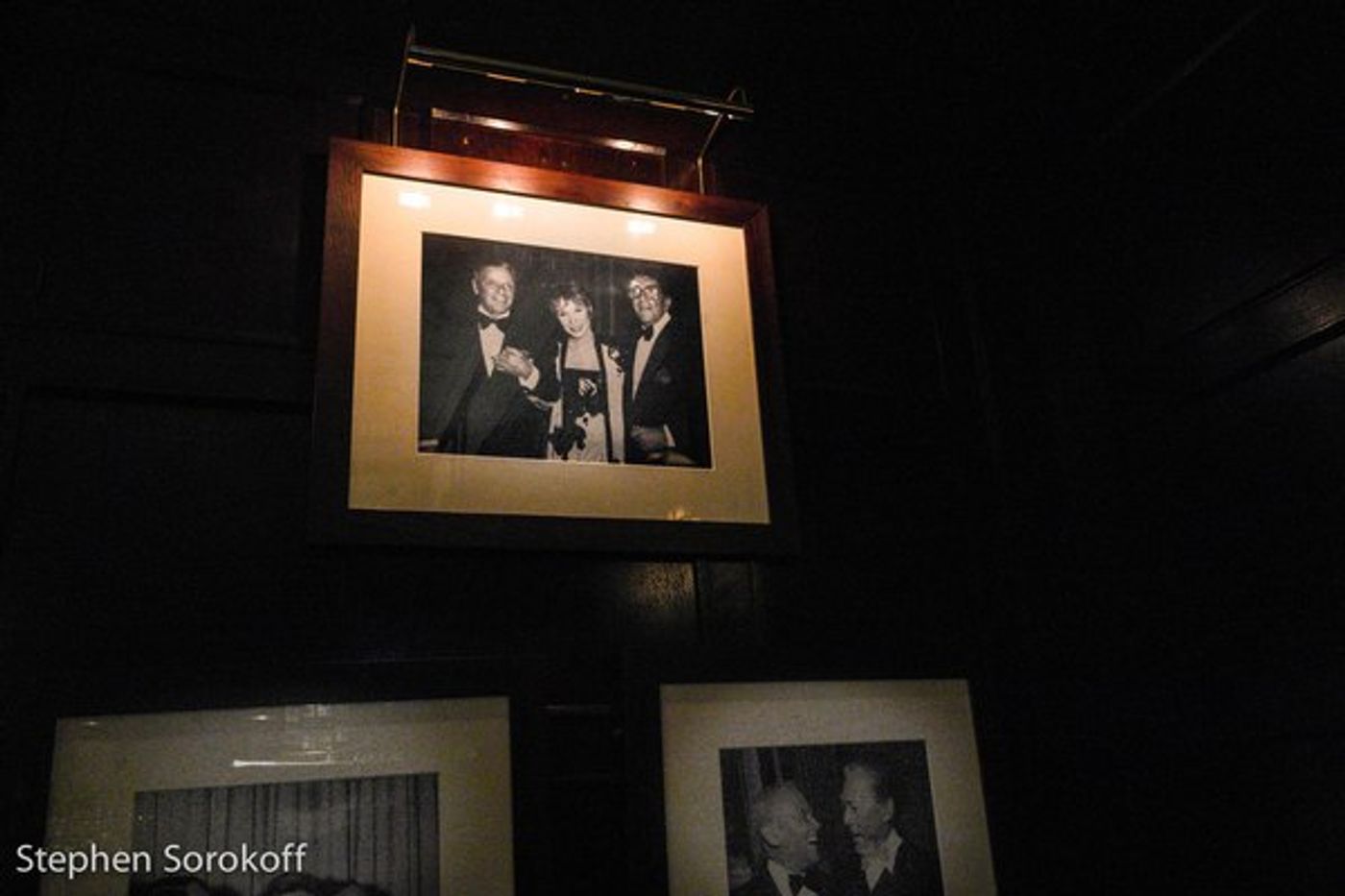 Photo Coverage: Marieann Meringolo Performs at the Friars Club & Joins The Legends On The Walls  Image