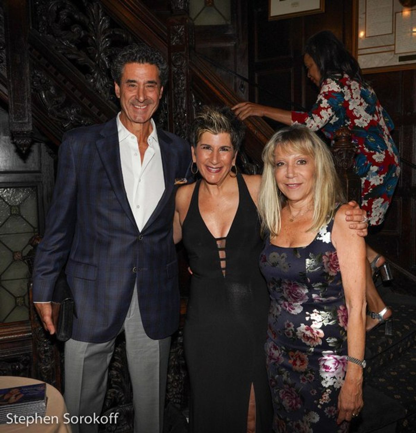 Photo Coverage: Marieann Meringolo Performs at the Friars Club & Joins The Legends On The Walls  Image