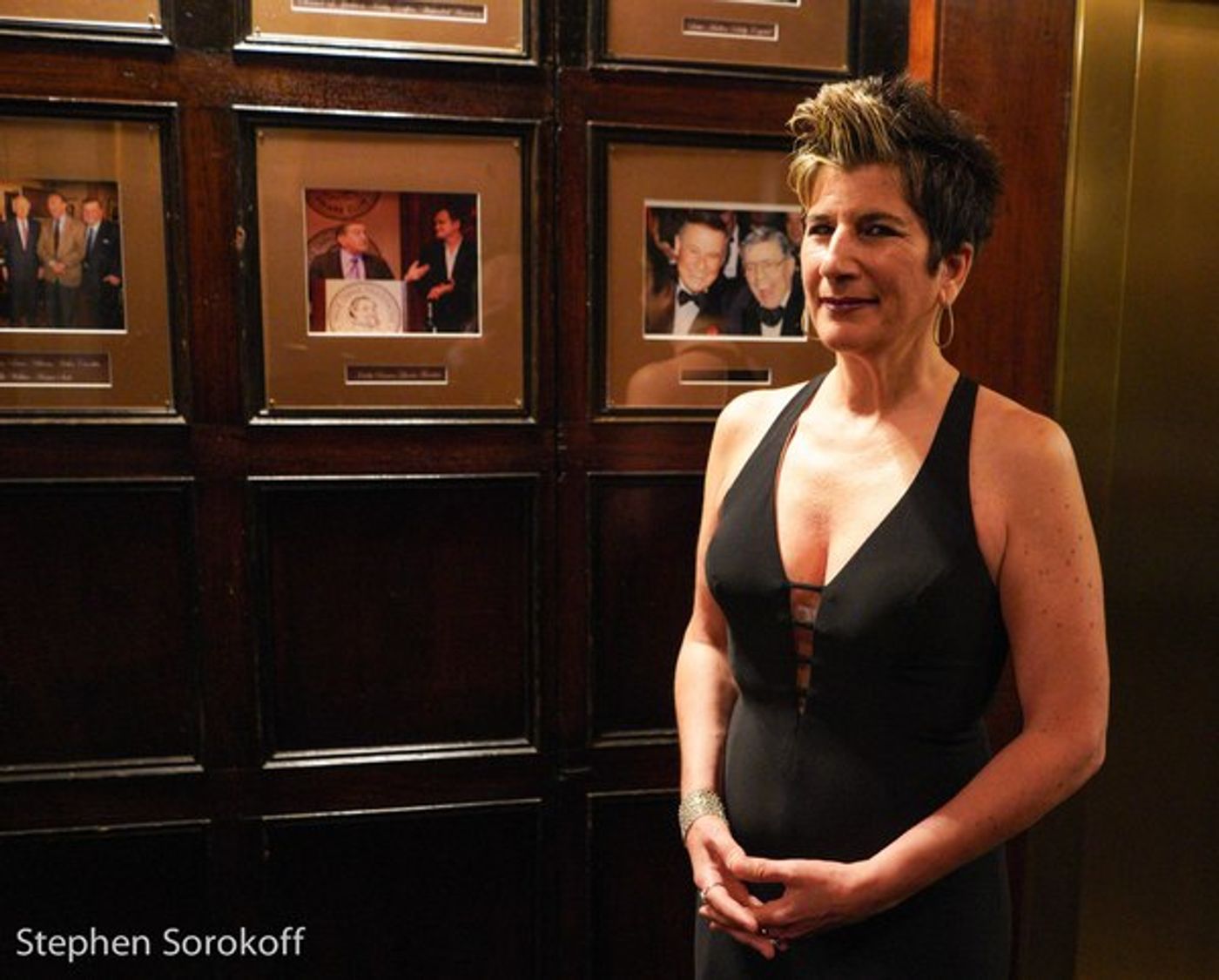 Photo Coverage: Marieann Meringolo Performs at the Friars Club & Joins The Legends On The Walls  Image