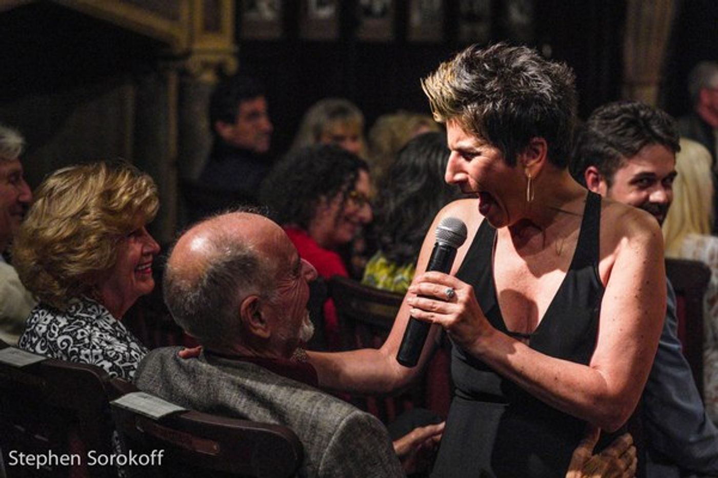 Photo Coverage: Marieann Meringolo Performs at the Friars Club & Joins The Legends On The Walls  Image