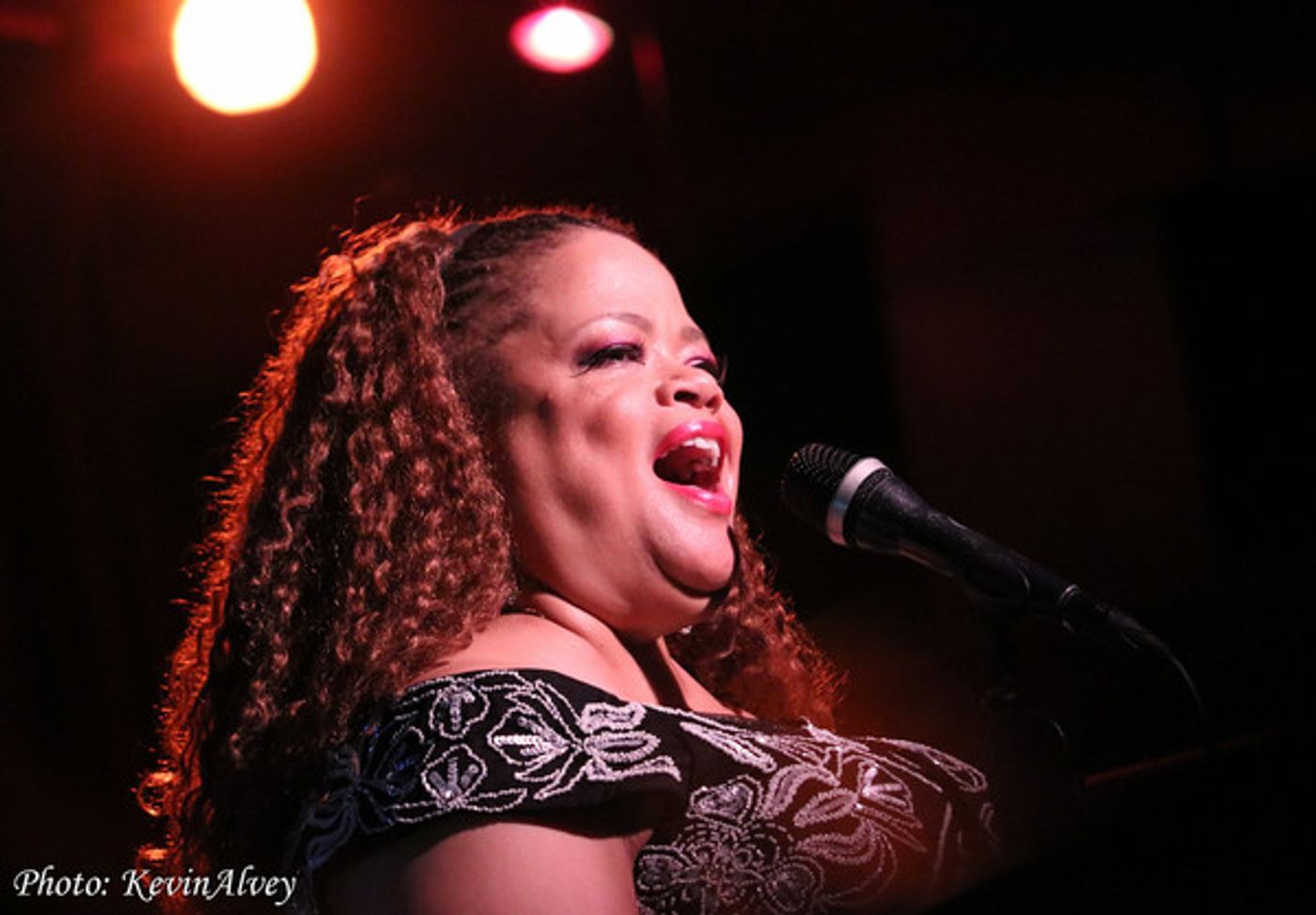 Photo Flash: Broadway at Birdland Welcomes Natalie Douglas  Image