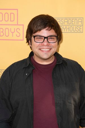 Charlie Saxton Photo