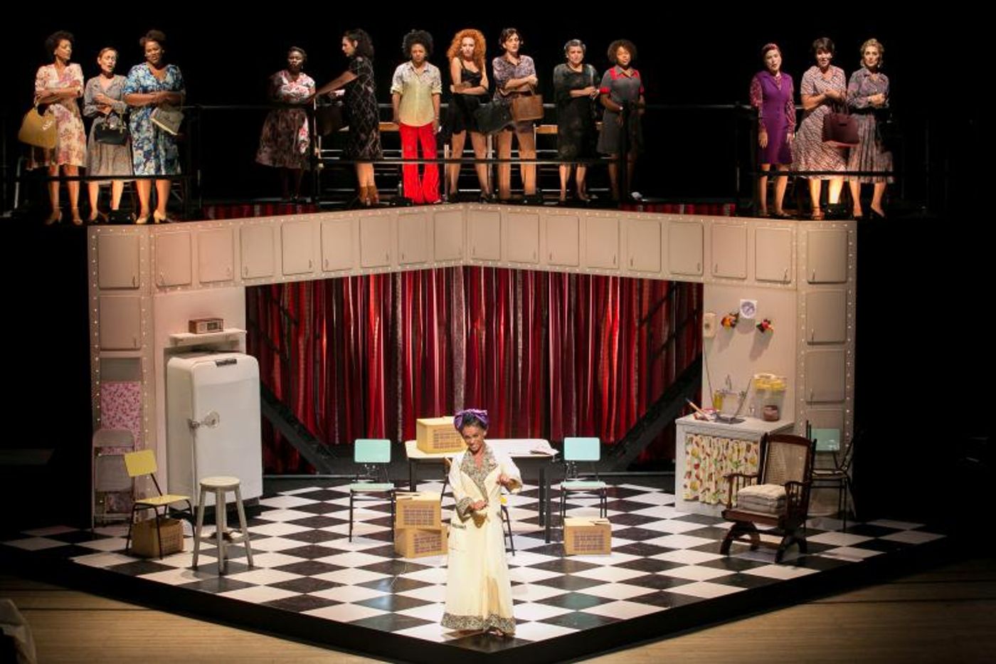 Review: With Direction by Theatre du Soleil's  Ariane Mnouchkine AS COMADRES Opens at Teatro Anchieta for Short Season  Image