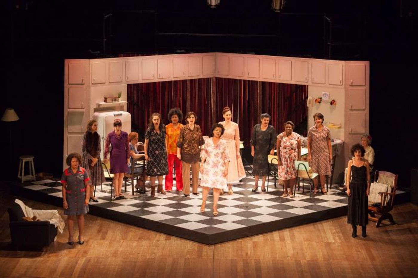 Review: With Direction by Theatre du Soleil's  Ariane Mnouchkine AS COMADRES Opens at Teatro Anchieta for Short Season  Image