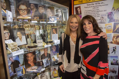 Roslyn Kind and Kate Linder  Photo