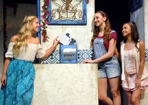 McKenna Wells, Kristen Daniels and Aubrie Knapp  Photo