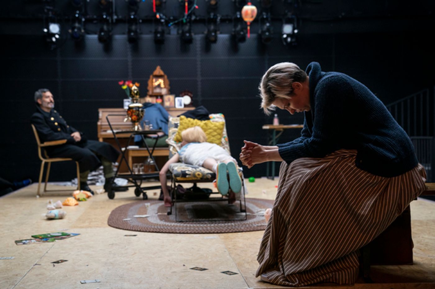 Photo Flash: More Photos from MCC's MOSCOW MOSCOW MOSCOW MOSCOW MOSCOW MOSCOW!  Image