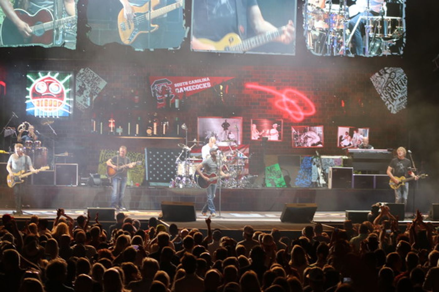 BWW Review and Photo Coverage: HOOTIE AND THE BLOWFISH Group Therapy Tour  Image