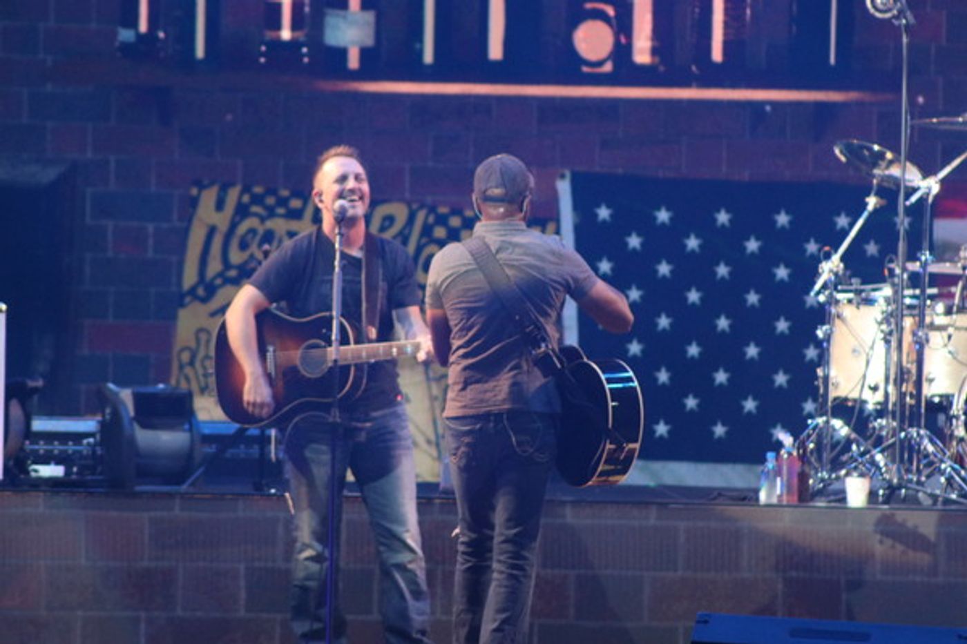 BWW Review and Photo Coverage: HOOTIE AND THE BLOWFISH Group Therapy Tour  Image