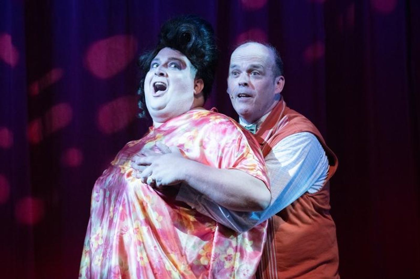 Review: HAIRSPRAY DAZZLES AND DELIGHTS NOW THRU AUGUST 11 at Victoria Theatre  Image