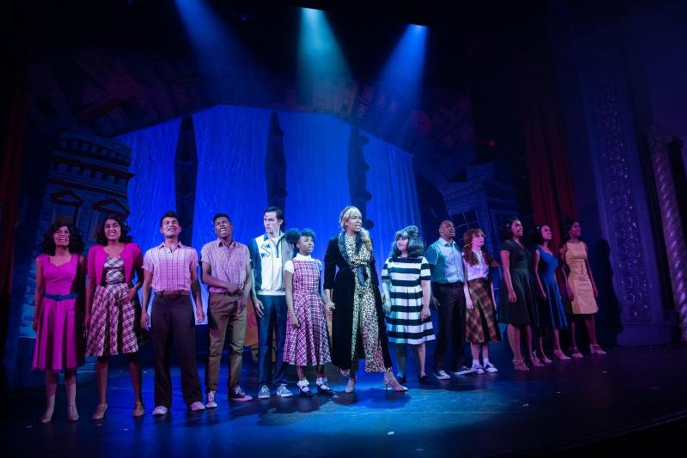 Review: HAIRSPRAY DAZZLES AND DELIGHTS NOW THRU AUGUST 11 at Victoria Theatre  Image