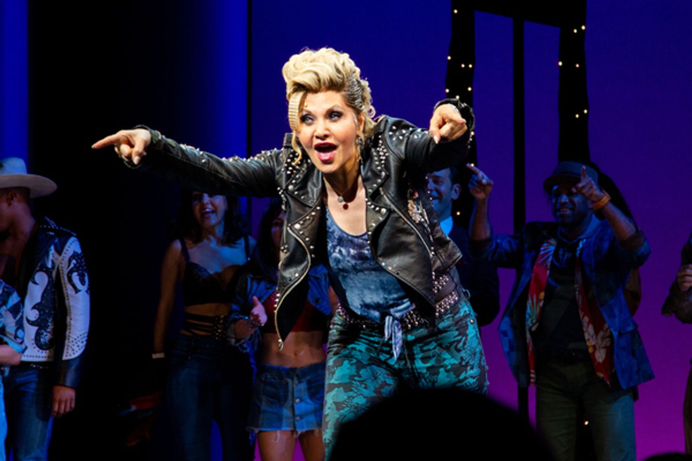 Photo Coverage: Roy Orbison's Sons Perform 'Oh, Pretty Woman' With the Cast of PRETTY WOMAN  Image