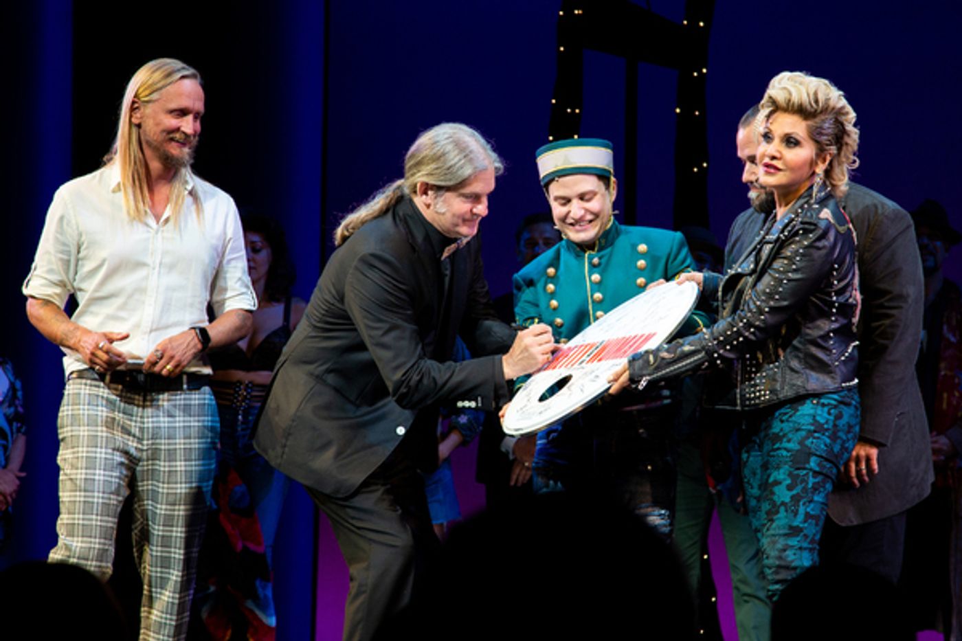 Photo Coverage: Roy Orbison's Sons Perform 'Oh, Pretty Woman' With the Cast of PRETTY WOMAN  Image