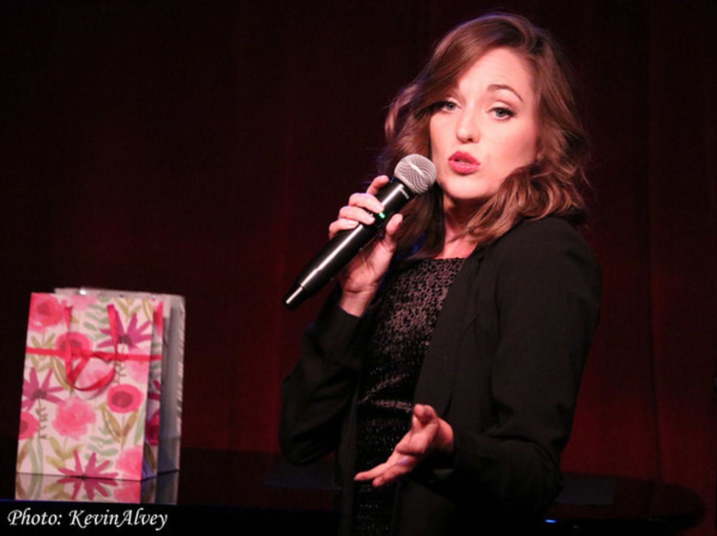 Photo Flash: Laura Osnes Returns To The Birdland Stage!  Image