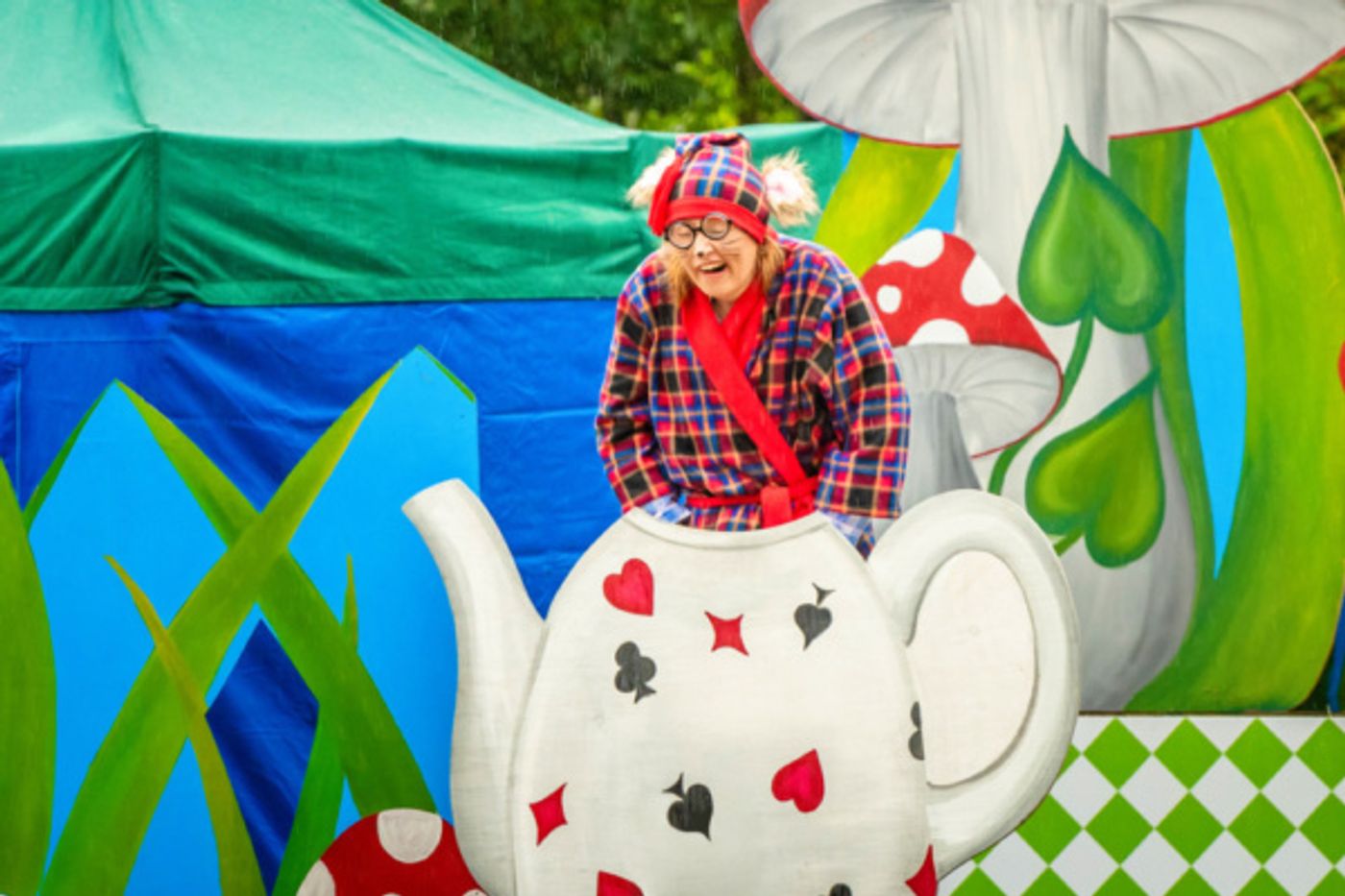 Photo Flash: First Look At Immersion Theatre's Open-Air Tour Of ALICE IN WONDERLAND  Image