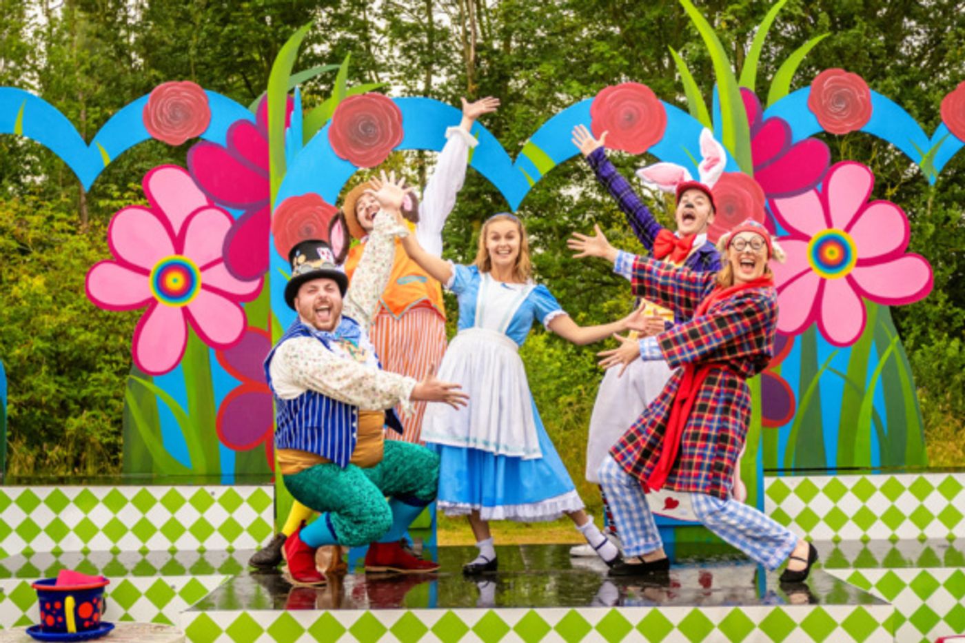 Photo Flash: First Look At Immersion Theatre's Open-Air Tour Of ALICE IN WONDERLAND  Image