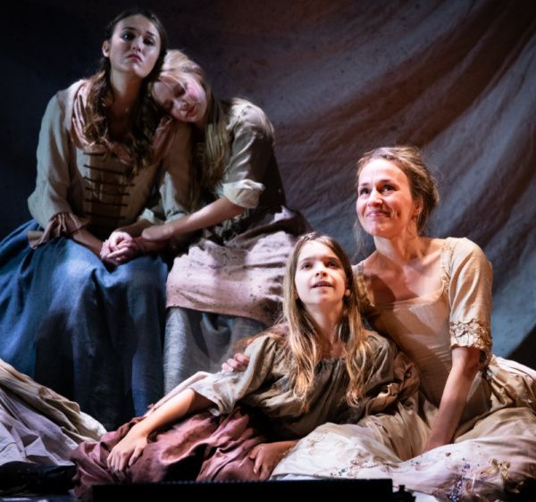 Maddie Shea Baldwin, Caitlin Cohn, Noelle Hogan and Jennifer Blood  Photo