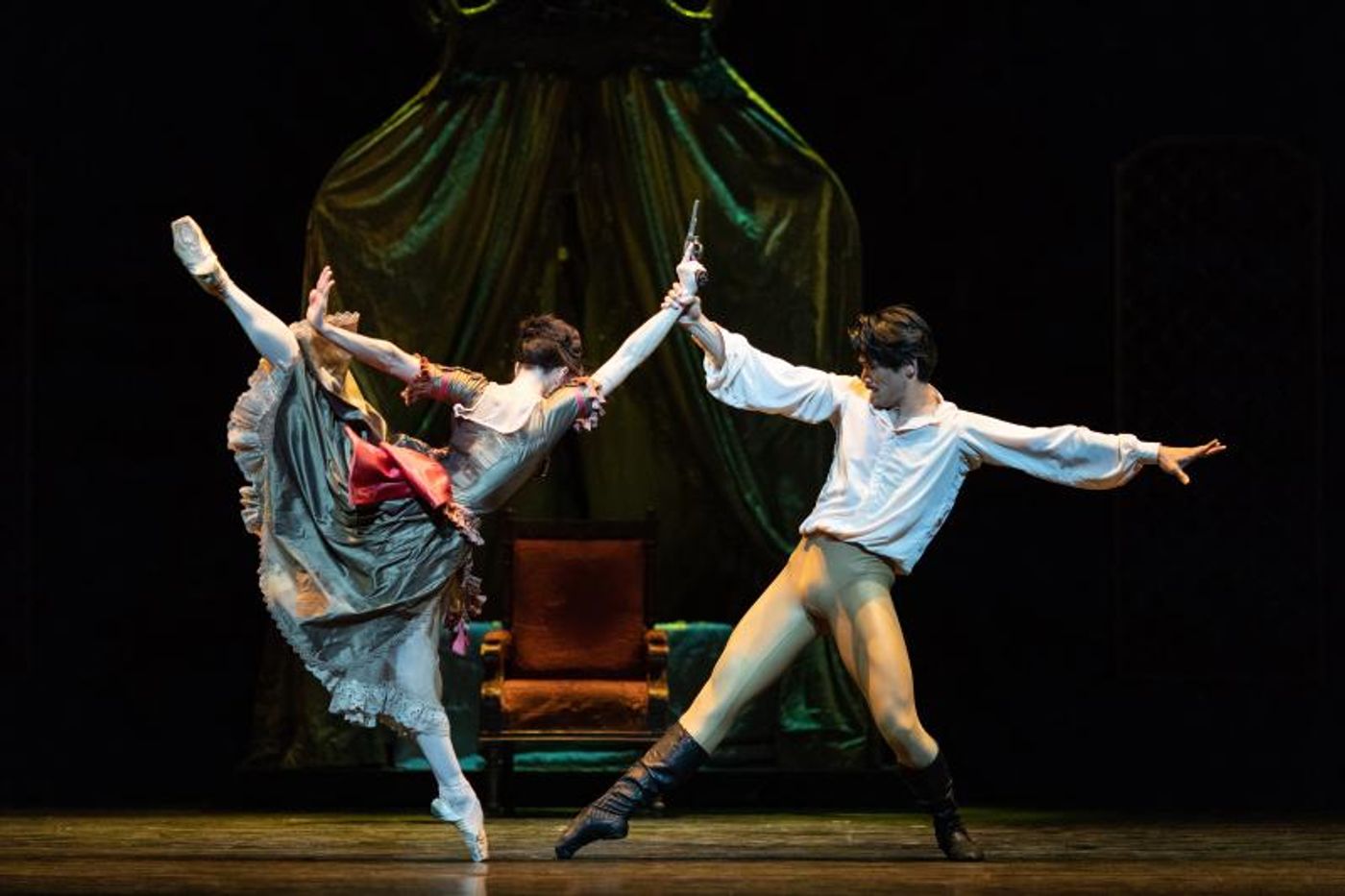 Review: THE ROYAL BALLET'S MAYERLING, AN EPIC THEATRICAL EXPERIENCE at LA Music Center  Image
