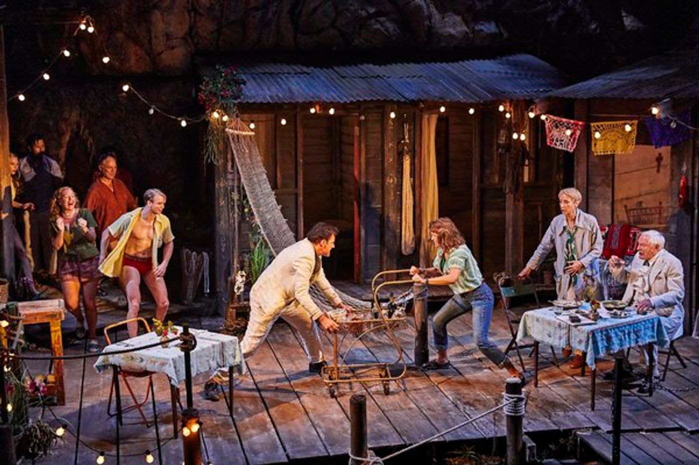 Photo Flash: Clive Owen, Anna Gunn Star in THE NIGHT OF THE IGUANA  Image