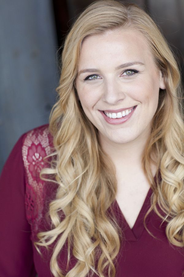 Sarah Hazel Photo