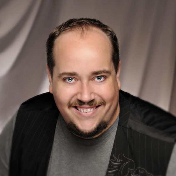 Dan Jones Photo