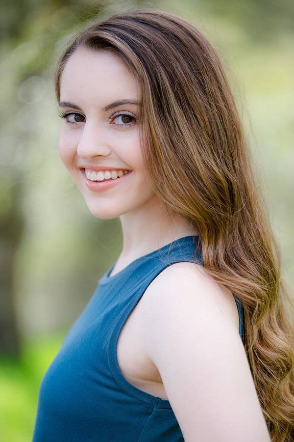 Jacqueline Novak Photo