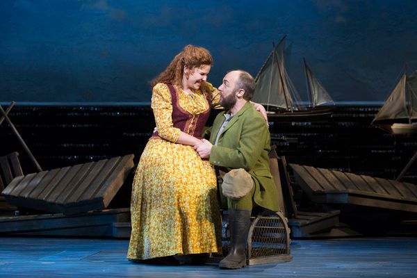 Lindsay Mendez From Stage to Screen: WICKED to MERRILY WE ROLL ALONG Image