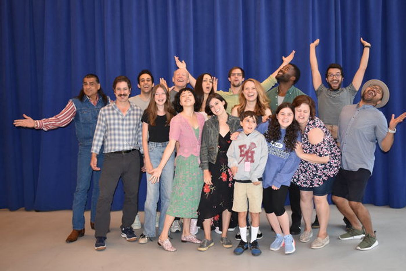 Photo Flash: Broadway's Alexandra Socha Leads ANNIE GET YOUR GUN At Bay Street Theater  Image