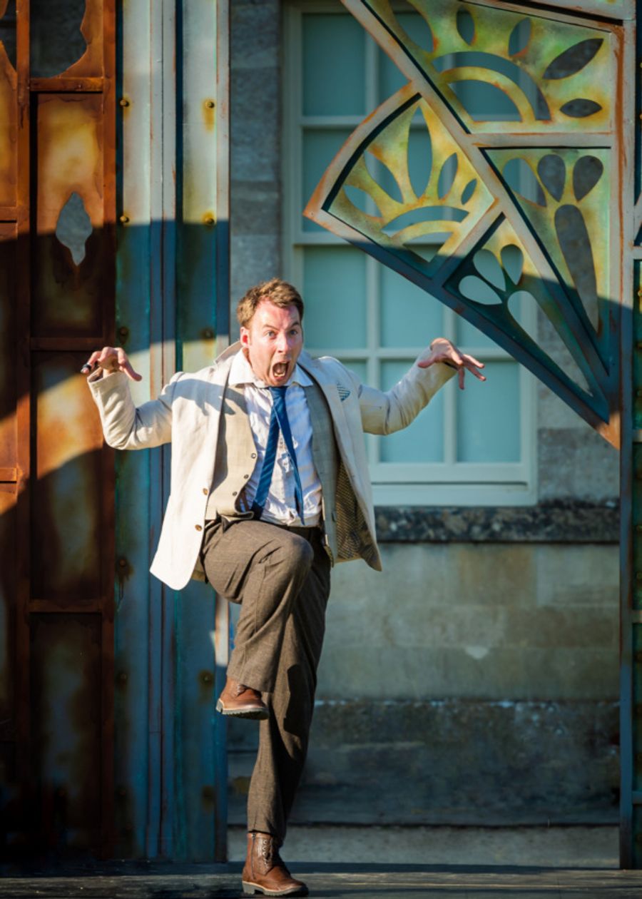 Photo Flash: First Look At Immersion Theatre's Open-Air Tour Of A MIDSUMMER NIGHT'S DREAM Image