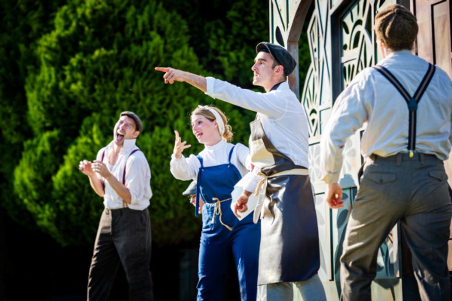 Photo Flash: First Look At Immersion Theatre's Open-Air Tour Of A MIDSUMMER NIGHT'S DREAM Image