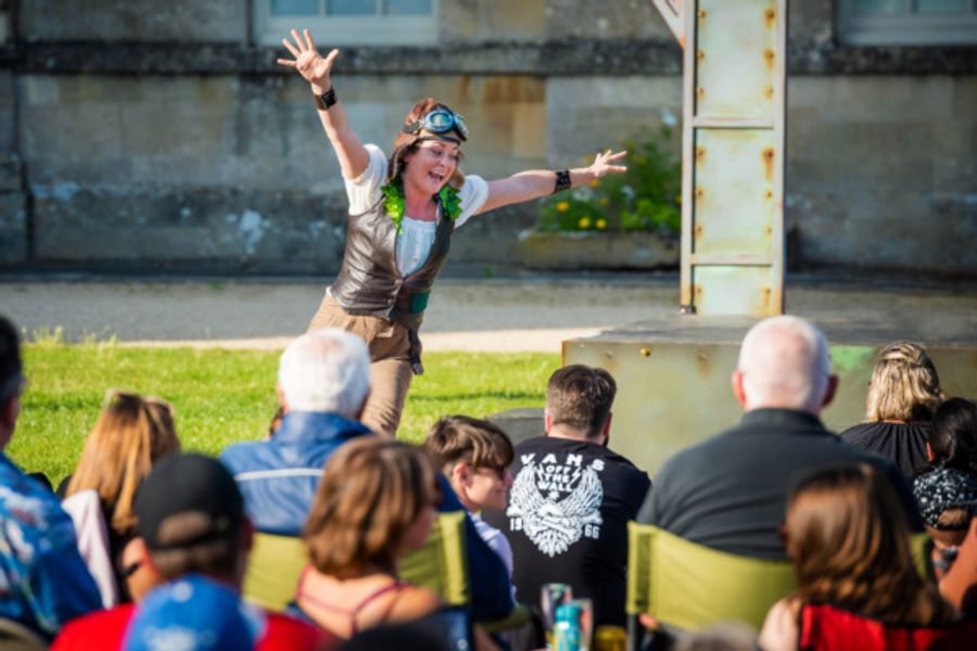 Photo Flash: First Look At Immersion Theatre's Open-Air Tour Of A MIDSUMMER NIGHT'S DREAM Image