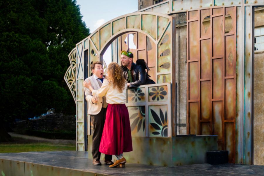 Photo Flash: First Look At Immersion Theatre's Open-Air Tour Of A MIDSUMMER NIGHT'S DREAM Image