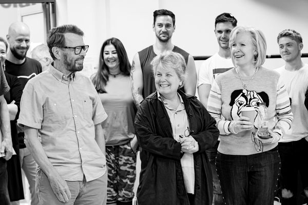 Bjorn Ulvaeus, Sandi Toksvig, Ingrid Sutej and the cast of MAMMA MIA! THE PARTY Photo