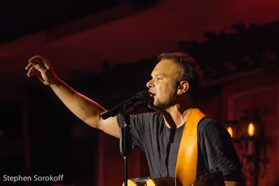 Norbert Leo Butz Photo
