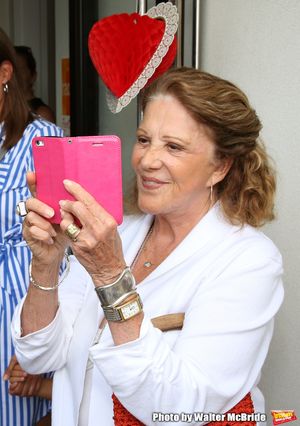 Linda Lavin @ BroadwayWorld Linda Lavin Photo