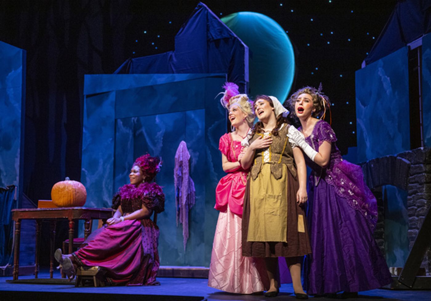 Photo Flash: Foothill Music Theatre Presents RODGERS + HAMMERSTEIN'S CINDERELLA  Image