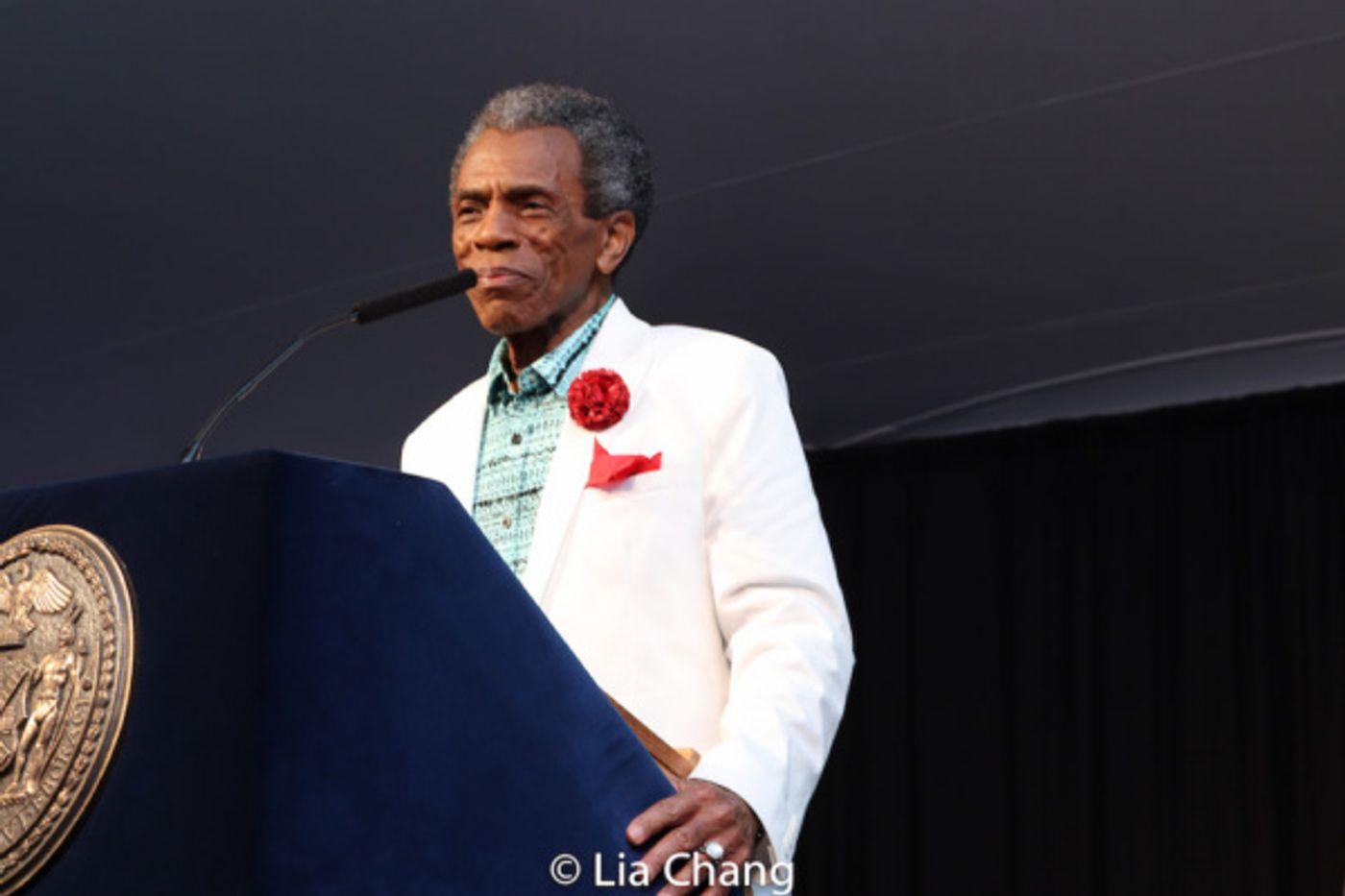 Photo Flash: Andre De Shields Receives Certificate Of Recognition From The New York City Mayor's Office and Harlem Week Pride 50 Award  Image