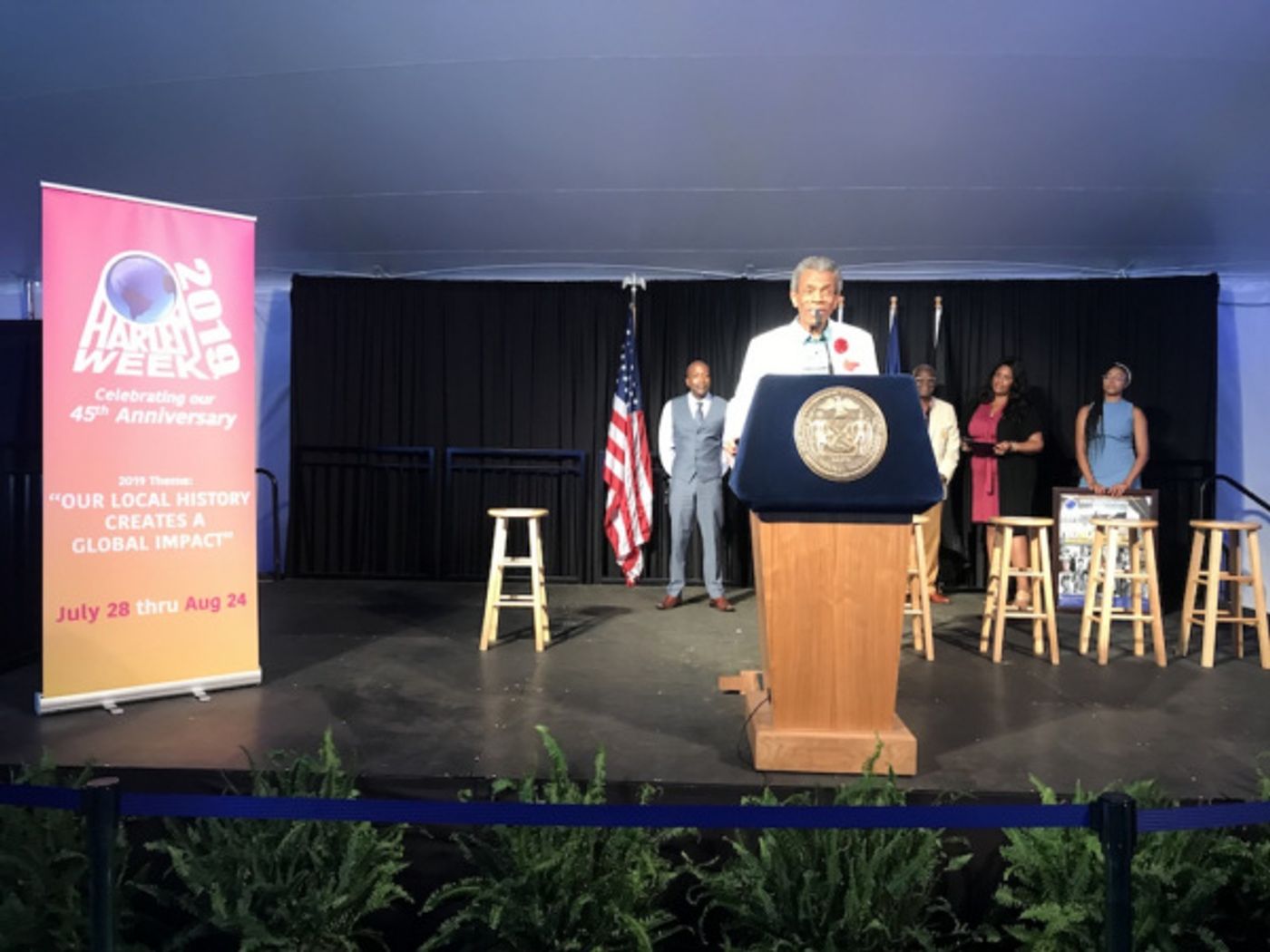 Photo Flash: Andre De Shields Receives Certificate Of Recognition From The New York City Mayor's Office and Harlem Week Pride 50 Award  Image