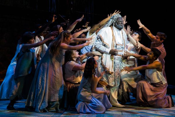 Brad Raymond and the Cast of Children of Eden
 Photo