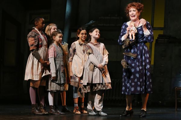 Photo/Video: Get A First Look at Karen Ziemba In ANNIE At NC Theatre — photo 8 of 13