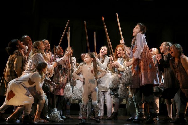 Photo/Video: Get A First Look at Karen Ziemba In ANNIE At NC Theatre — photo 12 of 13