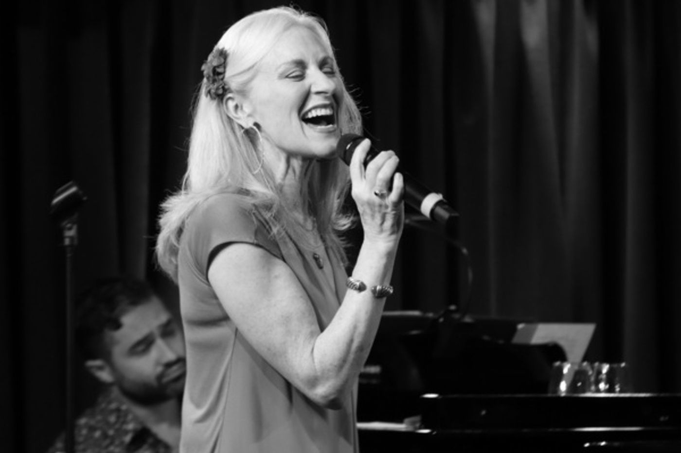 Photo Flash: Elizabeth Ward Land Debuts STILL WITHIN THE SOUND OF MY VOICE: THE SONGS OF LINDA RONSTADT At The Green Room 42  Image