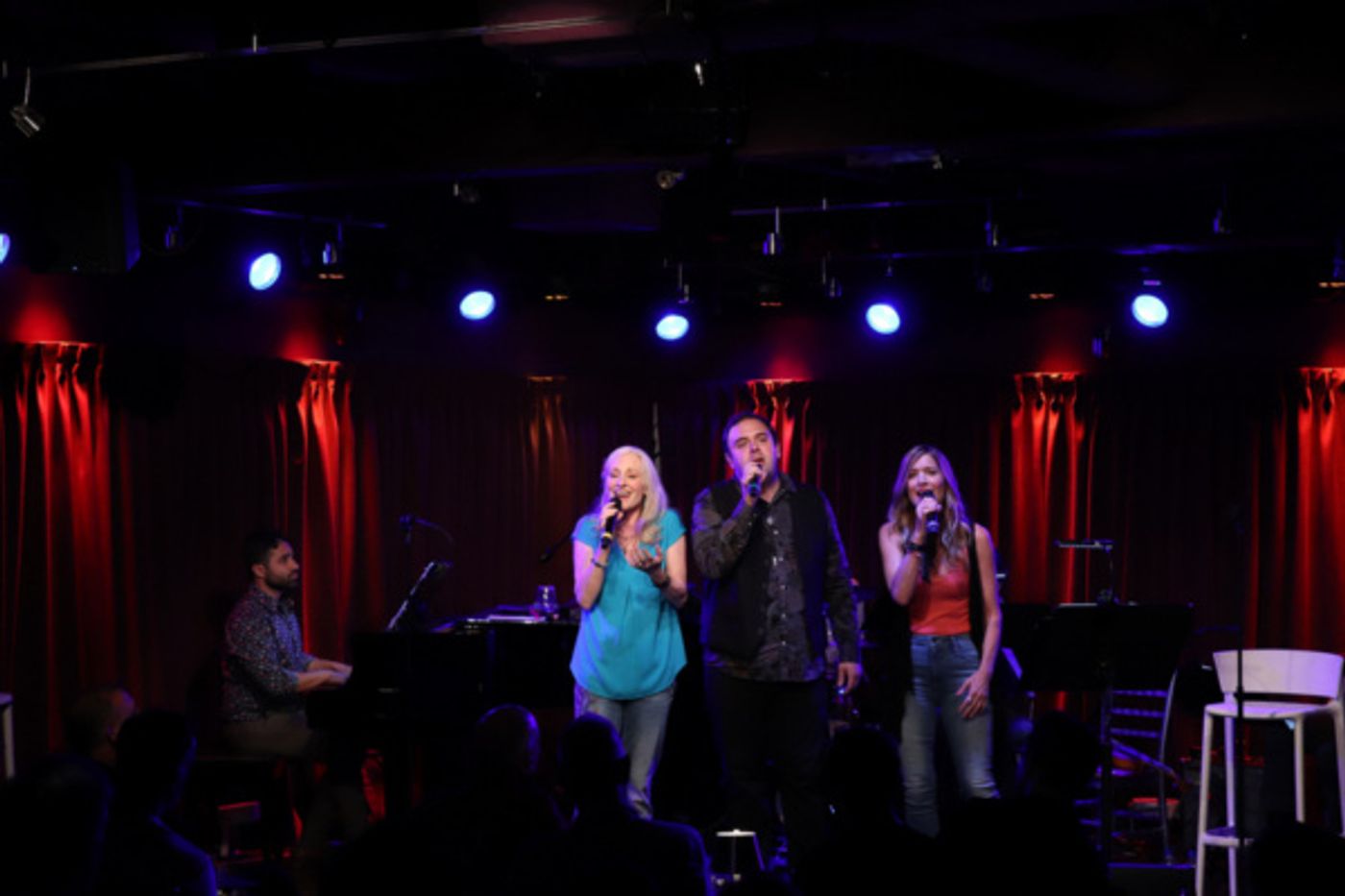 Photo Flash: Elizabeth Ward Land Debuts STILL WITHIN THE SOUND OF MY VOICE: THE SONGS OF LINDA RONSTADT At The Green Room 42  Image